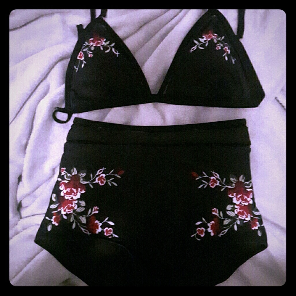 Black floral bikini size m-l high waist